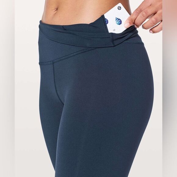NWOT Lululemon Wunder Under Crop (High-Rise) *Full-On Luxtreme 21" True Navy - Picture 4 of 6